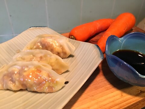 鮮やかにんじん餃子